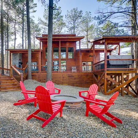 Sleek Cabin With Hot Tub 11 Mi To Broken Bow Lake!